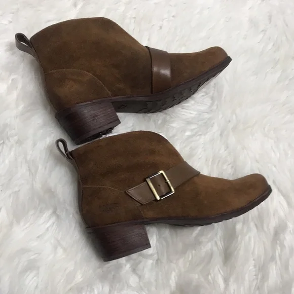 NWOB UGG WRIGHT BELTED ANKLE BOOT SIZE 8M - Picture 11 of 13
